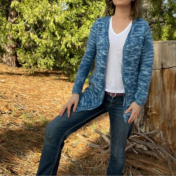 100% Merino Wool Hand knit Cardigan size small, made in the color Seaside :) - Picture 4 of 10